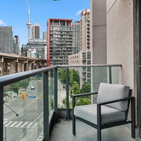 Cn Tower View With Free Parking, Pool, & More Amenities 多伦多 外观 照片